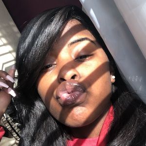 Meet your Posher, Amari